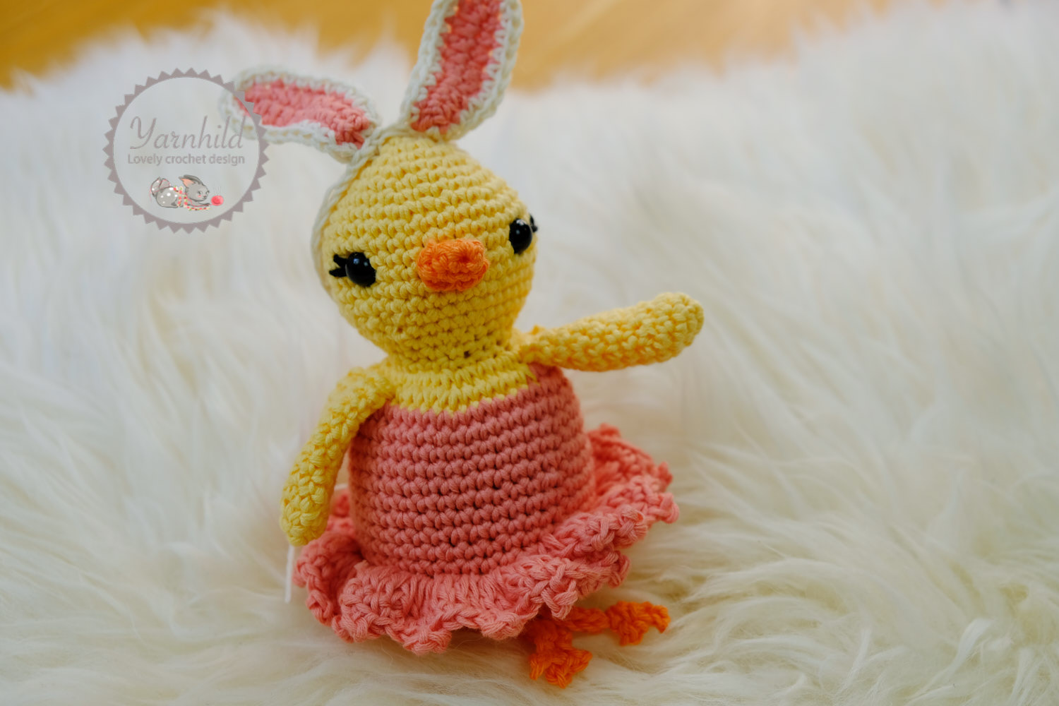 Crochet amigurumi chicken pattern