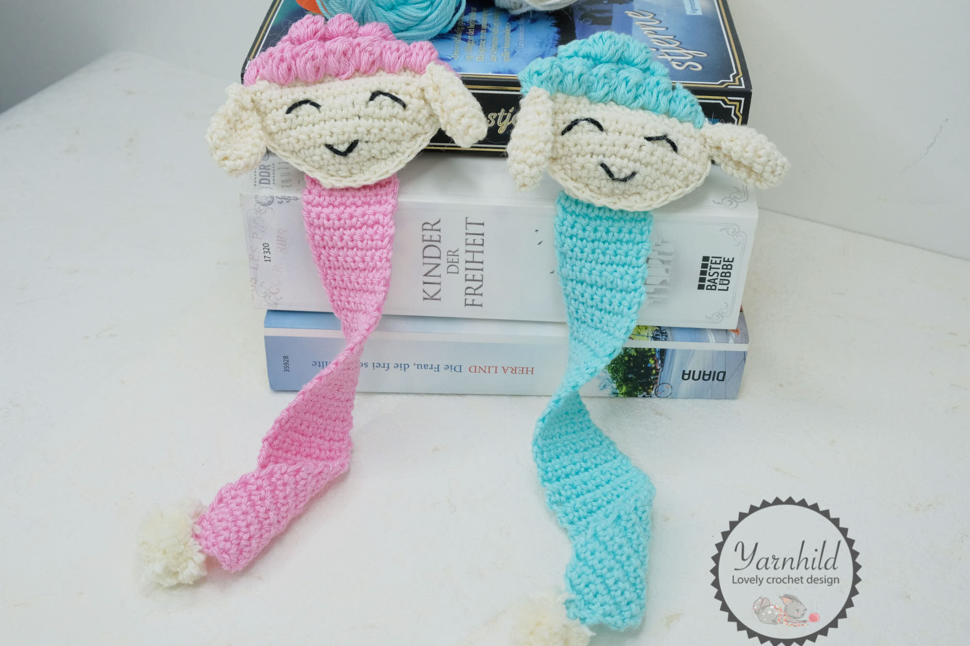 Sverre the bookworm - crochet bookmark pattern — Free pattern