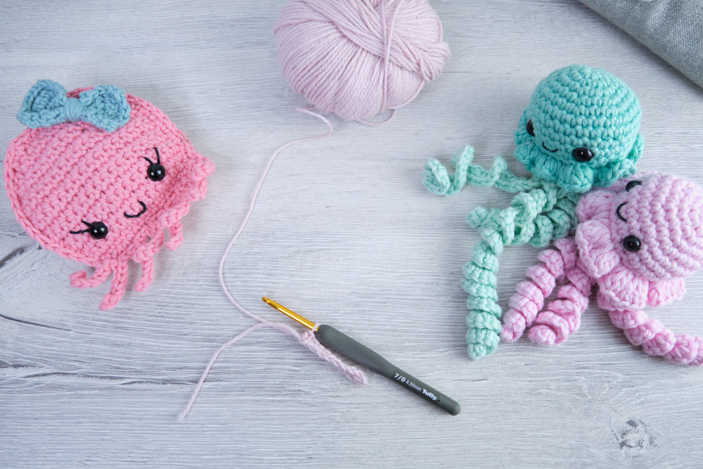 How to crochet for beginners- amigurumi edition —